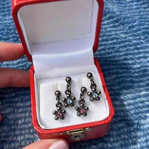 Bundle of 2 vintage Y2K crystal flower earrings blue and pink